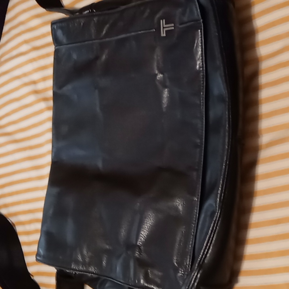 Leather messenger bag